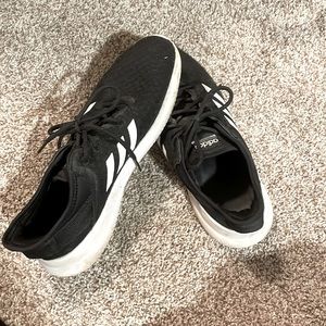 Black adidas tennis shoes